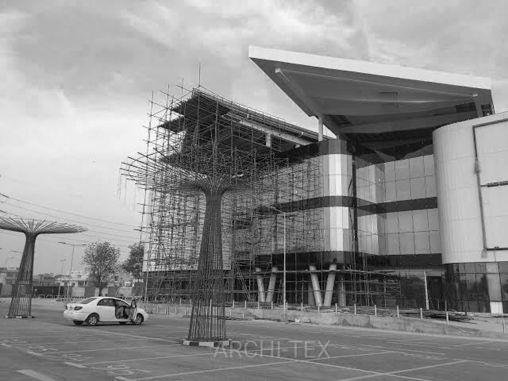 Packages Mall Frontage